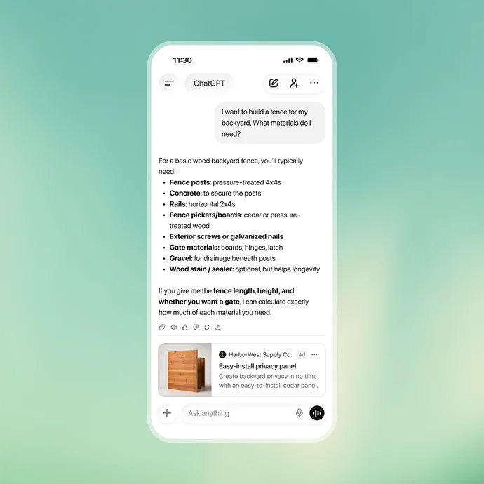 Smartphone zeigt ChatGPT-Dialog über Zaunbau-Materialien. Bildschirm mit Text und kleinem Werbebild für Holzzaun.