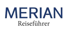 "Logo des MERIAN Reiseführers in blauer Schrift auf weißem Hintergrund."
