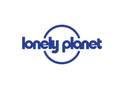 Logo des Reiseverlags Lonely Planet, bestehend aus blauer Schrift und einem stilisierten Kreis darüber.